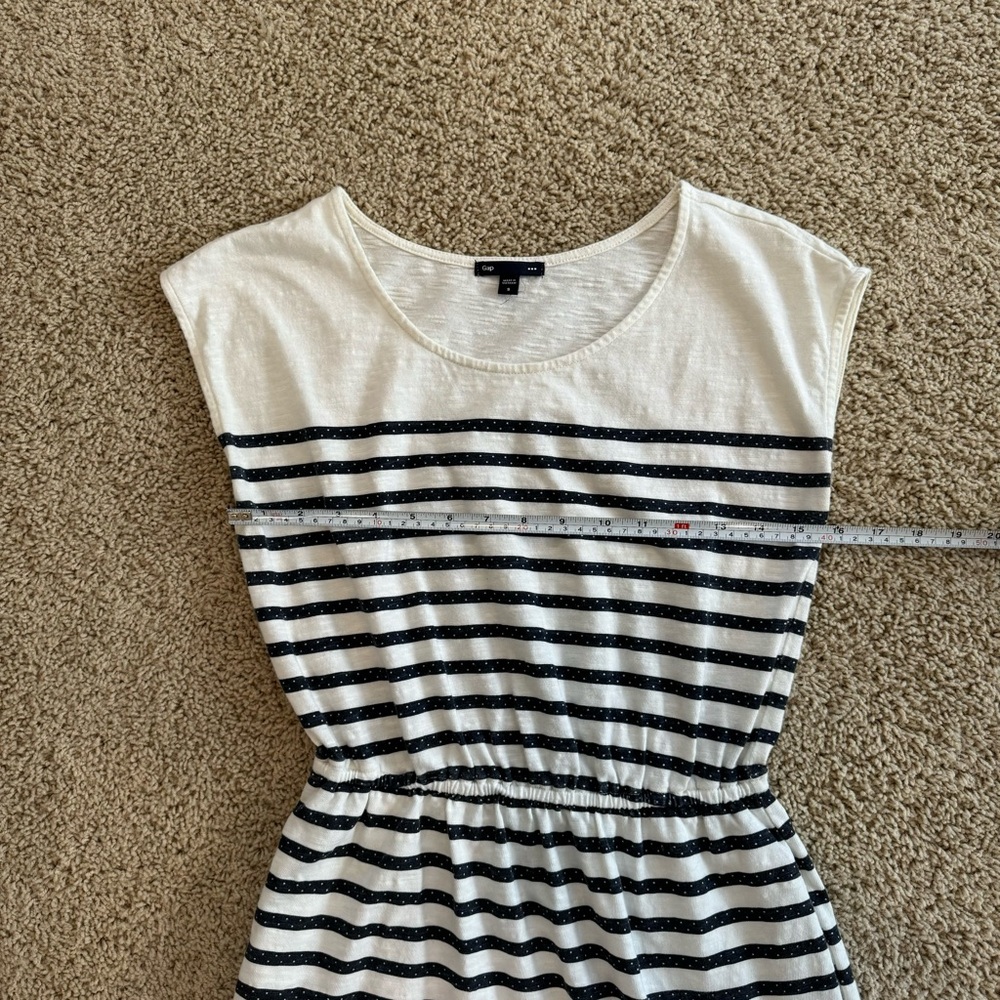 GAP navy & white striped knit dress w/ on seam pockets & stretch waist Size S - Picture 4 of 6
